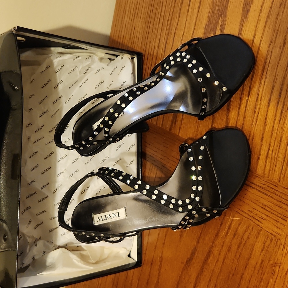 NWT Alfani Amaryllis Heels